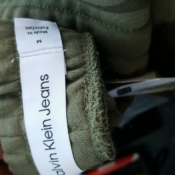 Calvin Klein Joggers XL - Picture 7 of 12